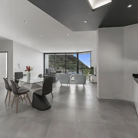 Calheta Charm By Villa