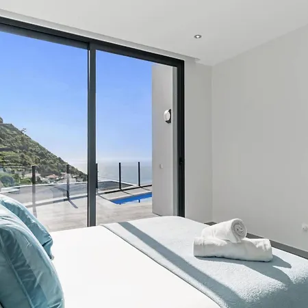 Calheta Charm By Villa *