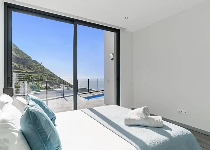 Calheta Charm By Villa *