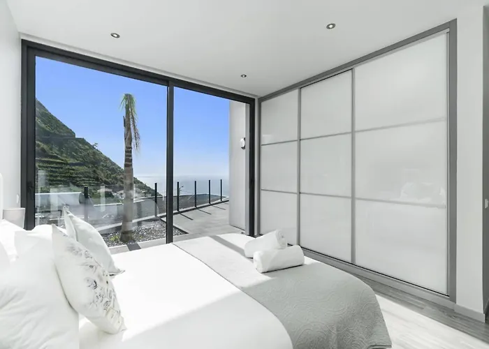 Calheta Charm By *